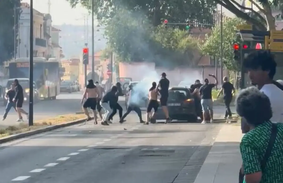 Carro das vítimas ficou totalmente destruído