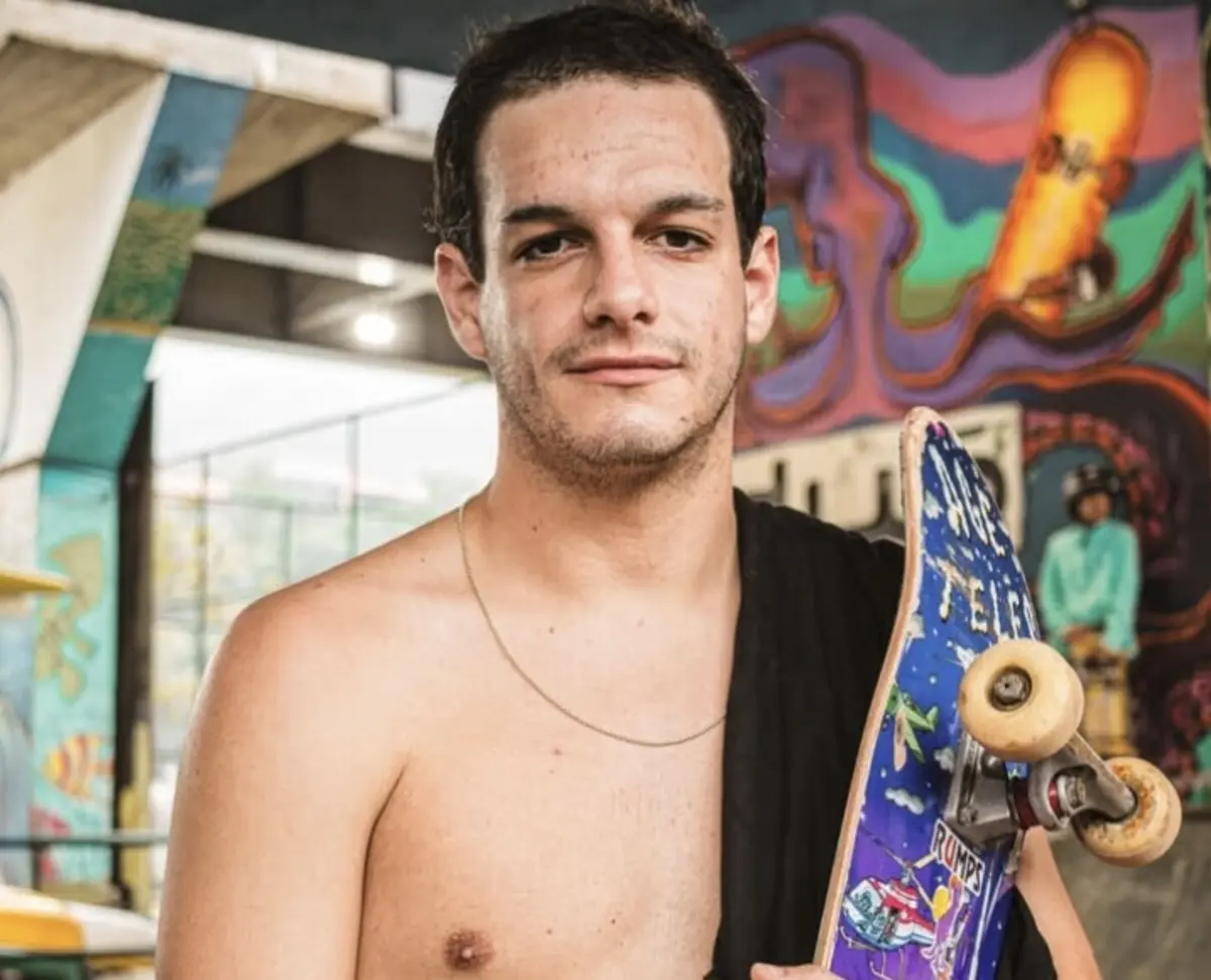 Ator fraturou o perónio