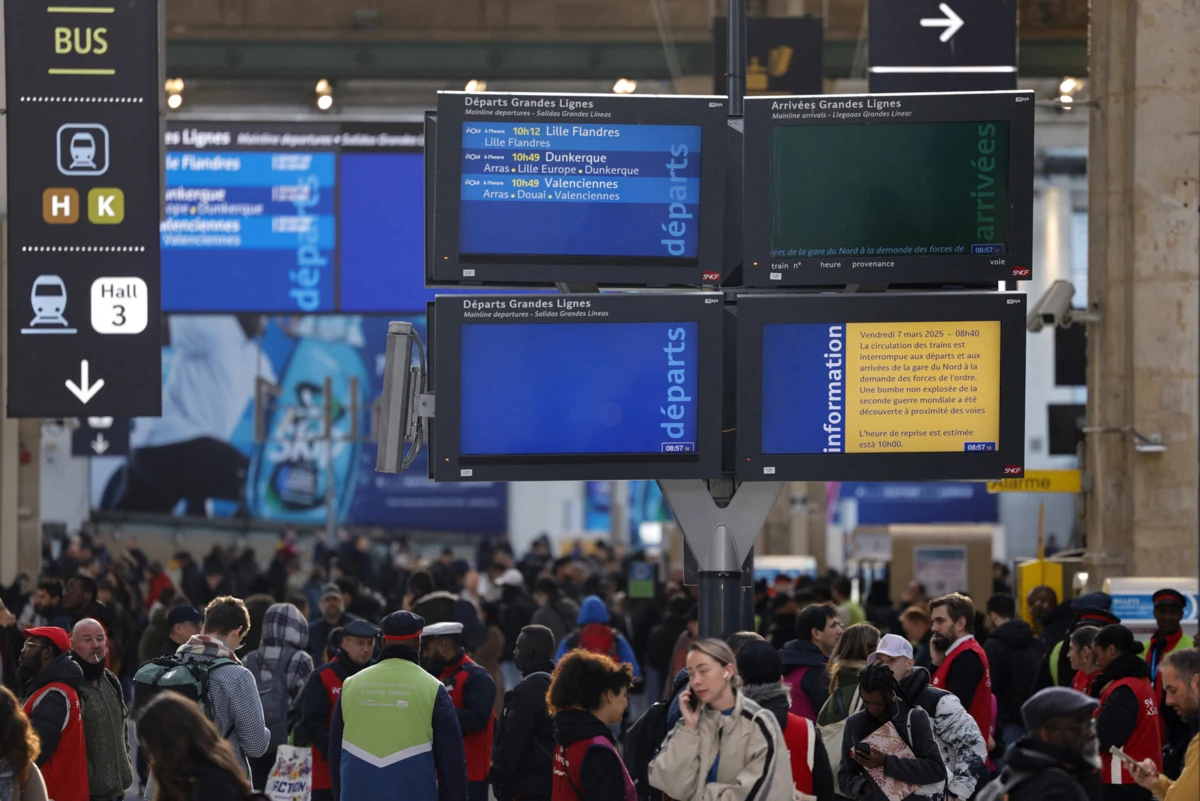 A Gare du Nord é um importante centro de transportes ferroviários. Situação afeta milhares de pessoas.