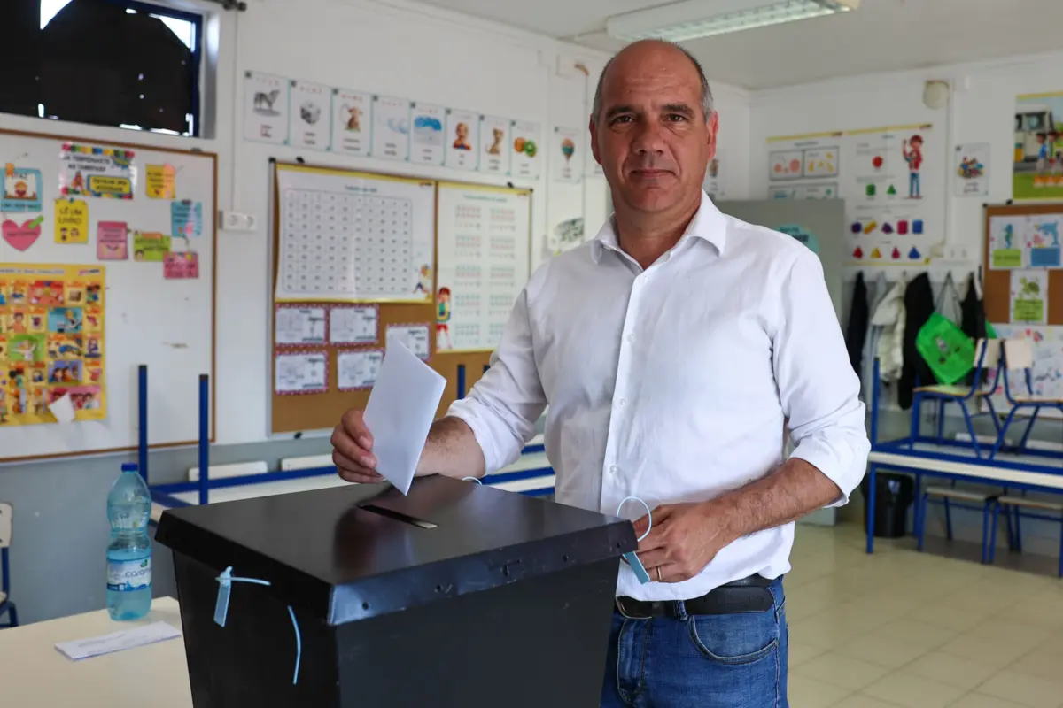O secretário-geral do PCP foi o primeiro líder partidário a votar este domingo