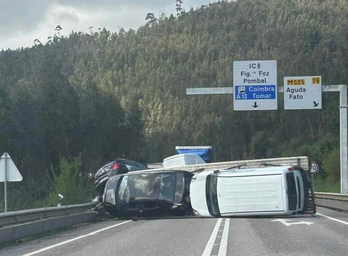 Imagem de contexto do artigo Despiste de veículo que transportava carros cortou IC8 quatro horas