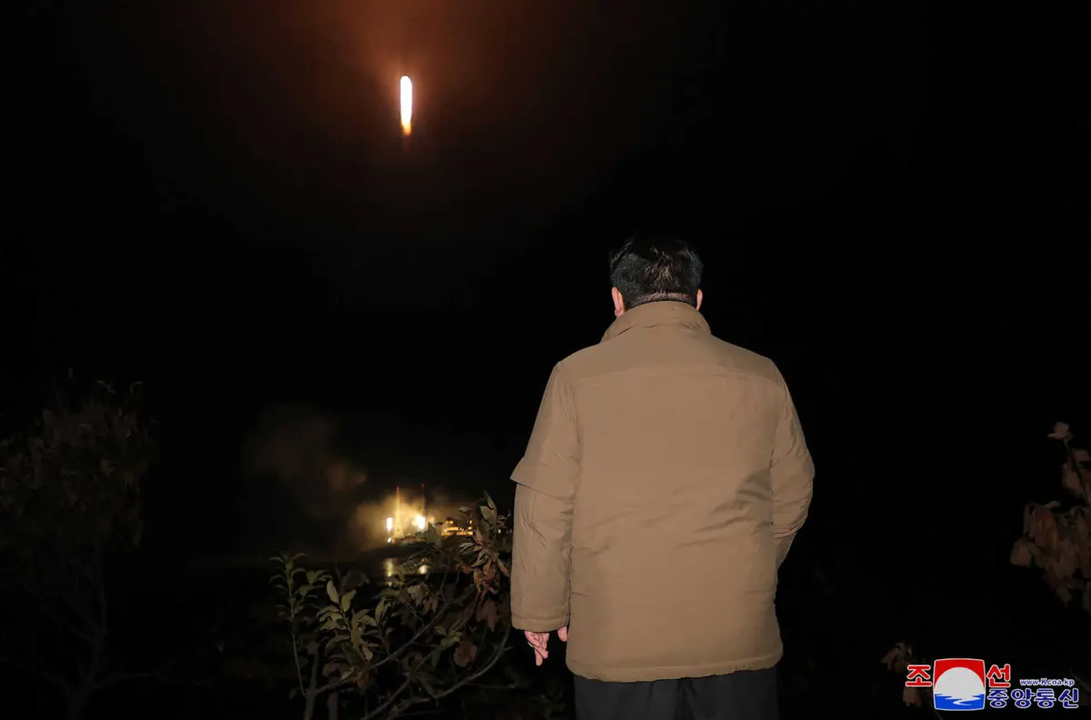 Kim Jong-un, líder da Coreia do Norte, no lançamento do míssil