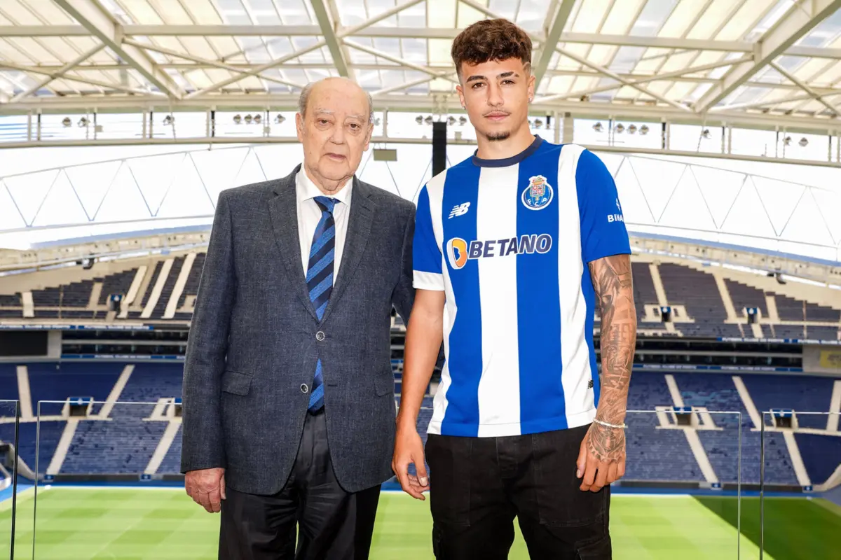 Iván Jaime foi apresentado como novo jogador do F. C. Porto