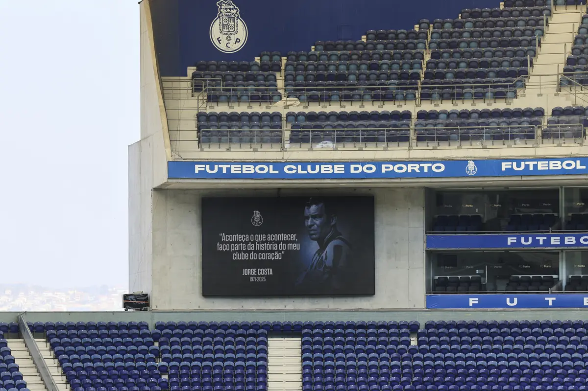 Jorge Costa vai ser homenageado nos jogos da Liga