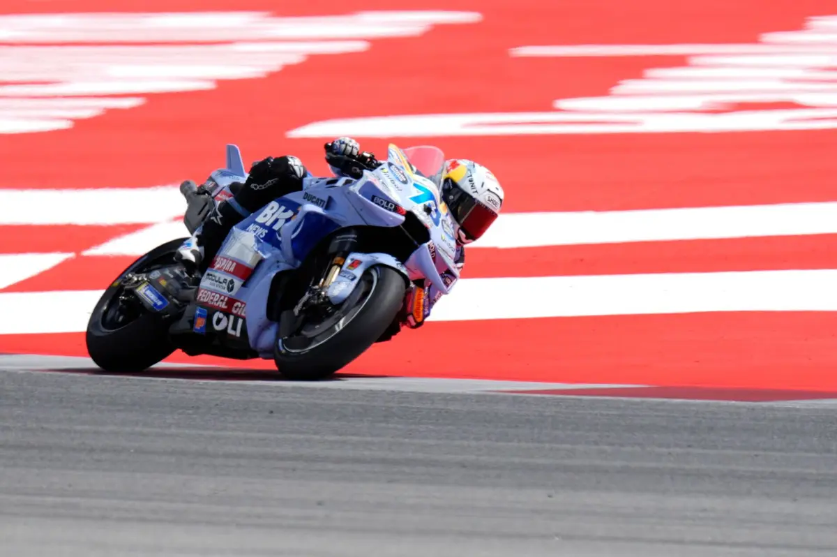 Imagem de contexto do artigo Alex Márquez vence a melhor corrida do ano de Miguel Oliveira