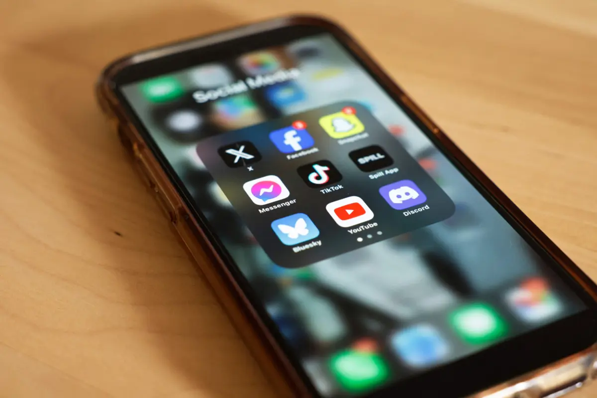 PJ apreendeu vários equipamentos de telecomunicações e informáticos