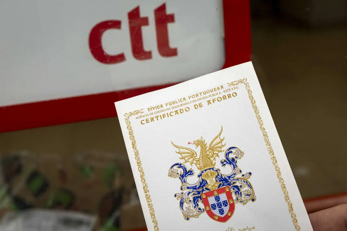 Serviços associados às contas de aforro só estão disponíveis nos balcões dos CTT