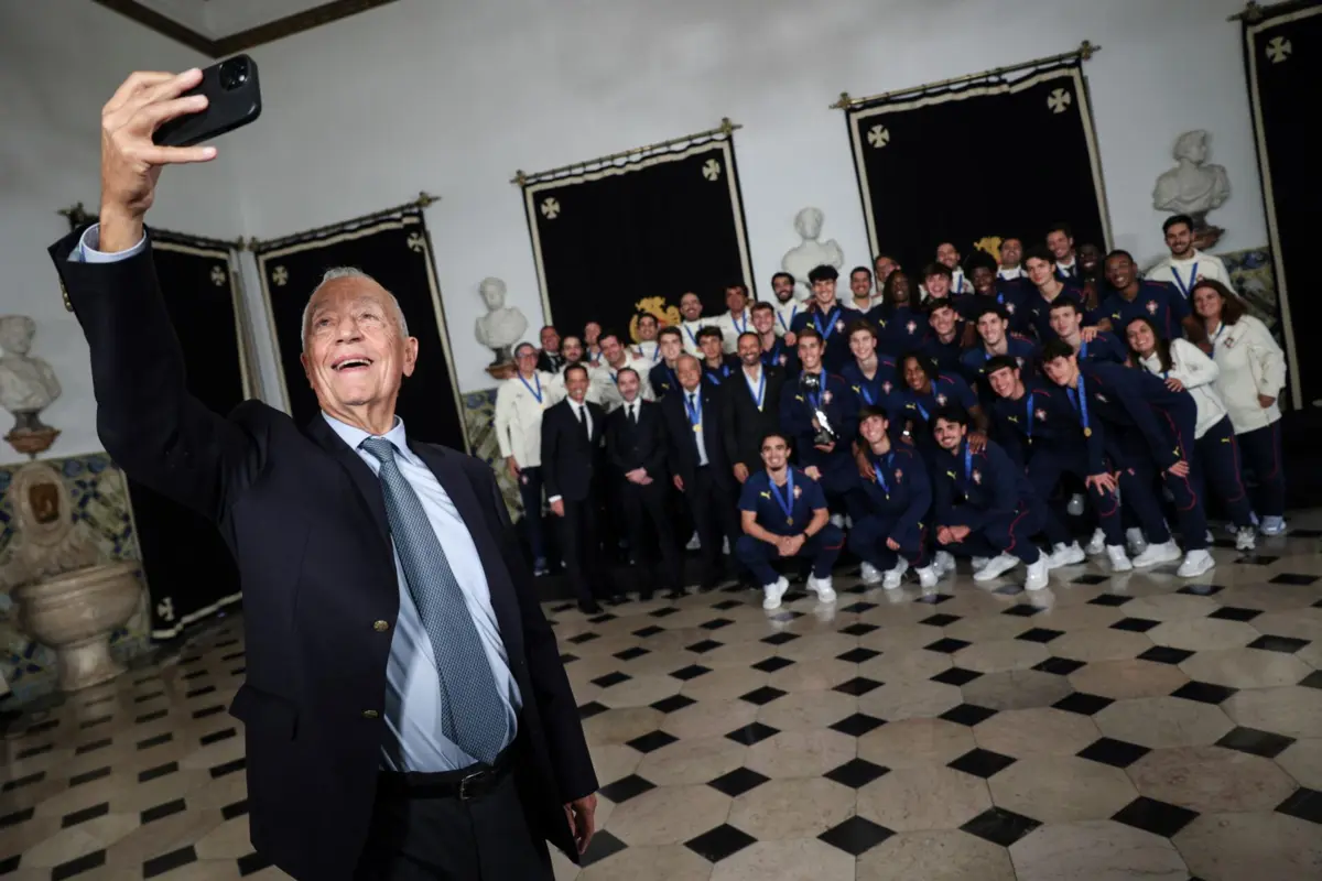 Imagem de contexto do artigo Marcelo vai condecorar seleção nacional de sub-17 com Ordem do Mérito