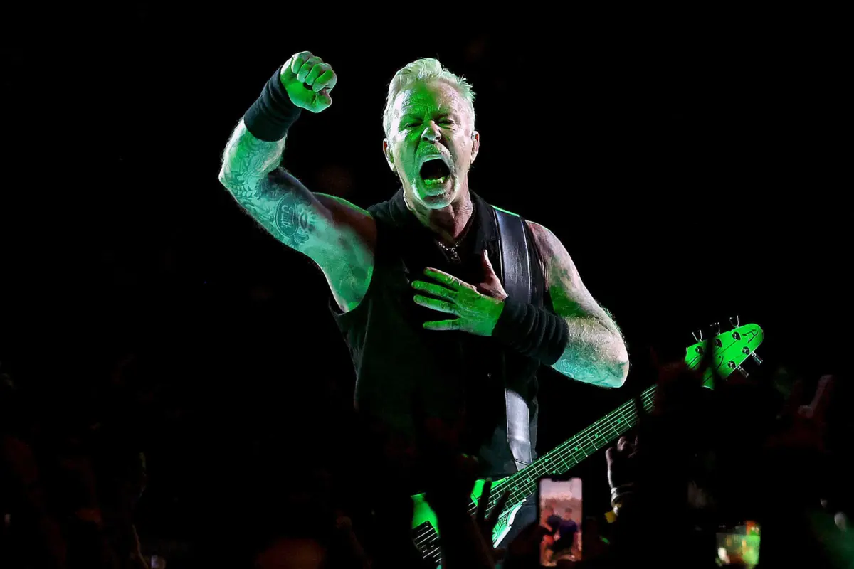 James Hetfield, voz e guitarra dos Metallica desde 1981.
