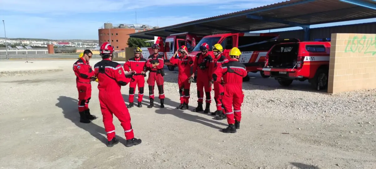 Equipas de emergência tiveram de recorrer a diversos meios para localizar o condutor