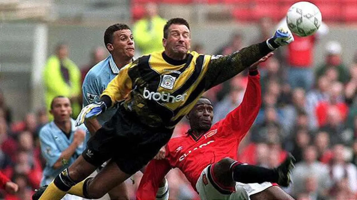 Eike Immel passou pelo Manchester City