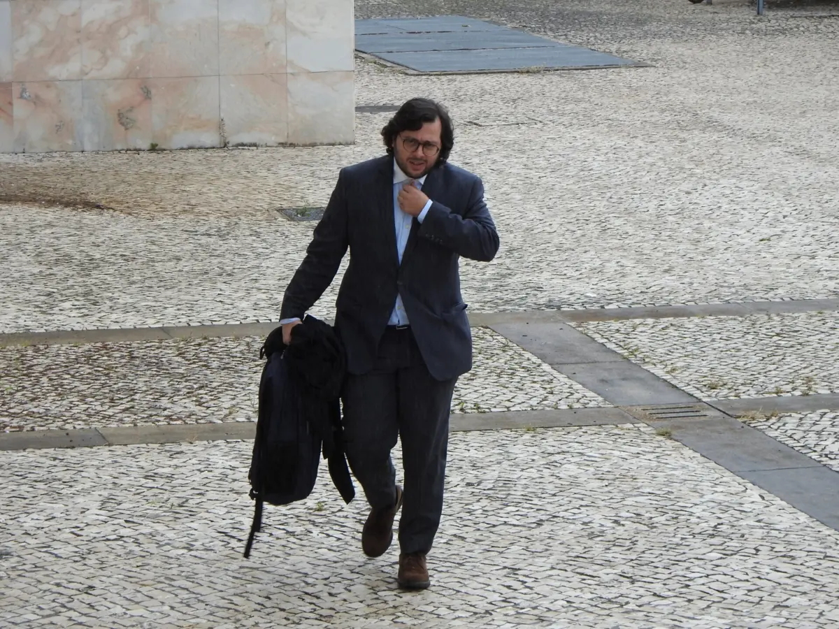 O advogado João Araújo da Silva pediu a aplicação da amnistia e foi-lhe dada razão