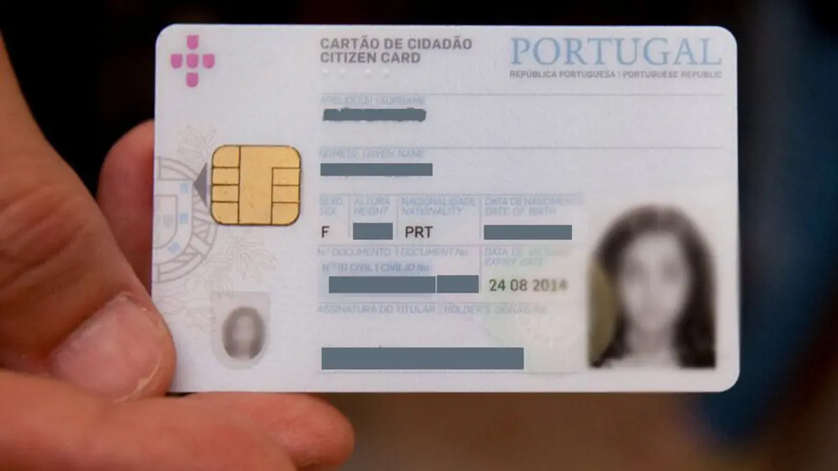 Texto que prevê a alteração do Código do Registo Civil ainda será votado em plenário