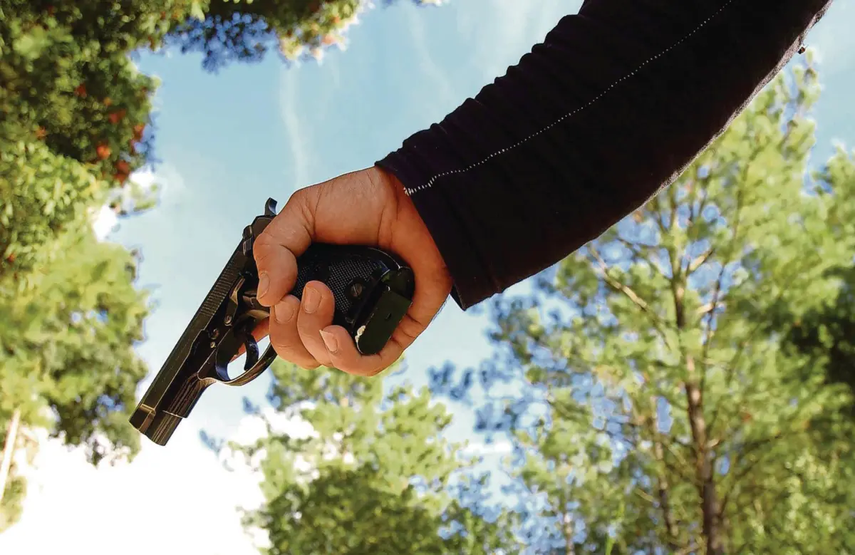 Suspeitos ameaçaram patrões com uma pistola