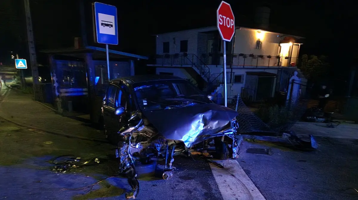 O acidente envolveu três veículos