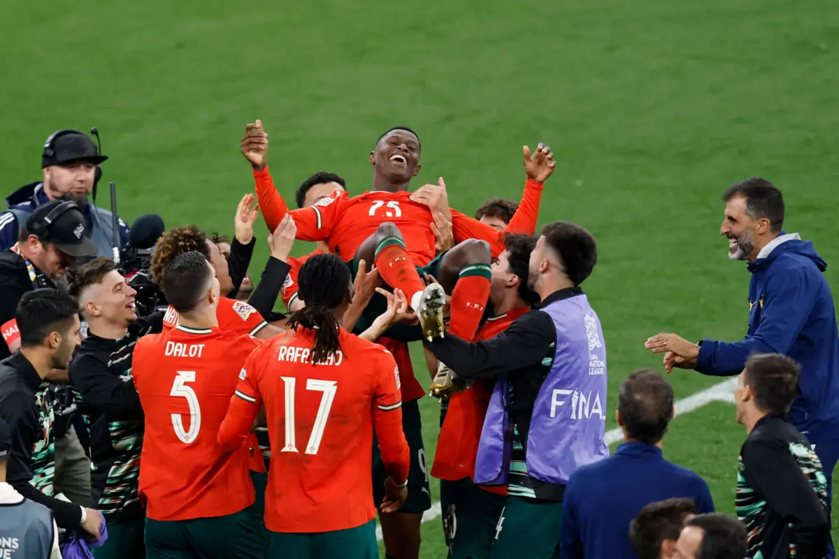 Nuno Mendes foi o melhor em campo