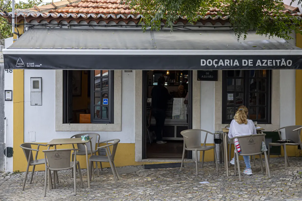 Proprietária do estabelecimento foi quem deu conta de que recém-nascido tinha cor arroxeada