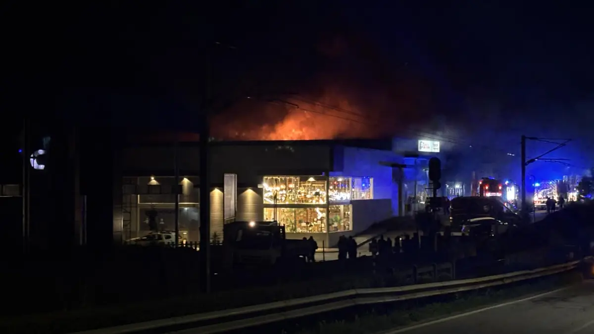 Não há feridos a registar, mas os prejuízos são elevados