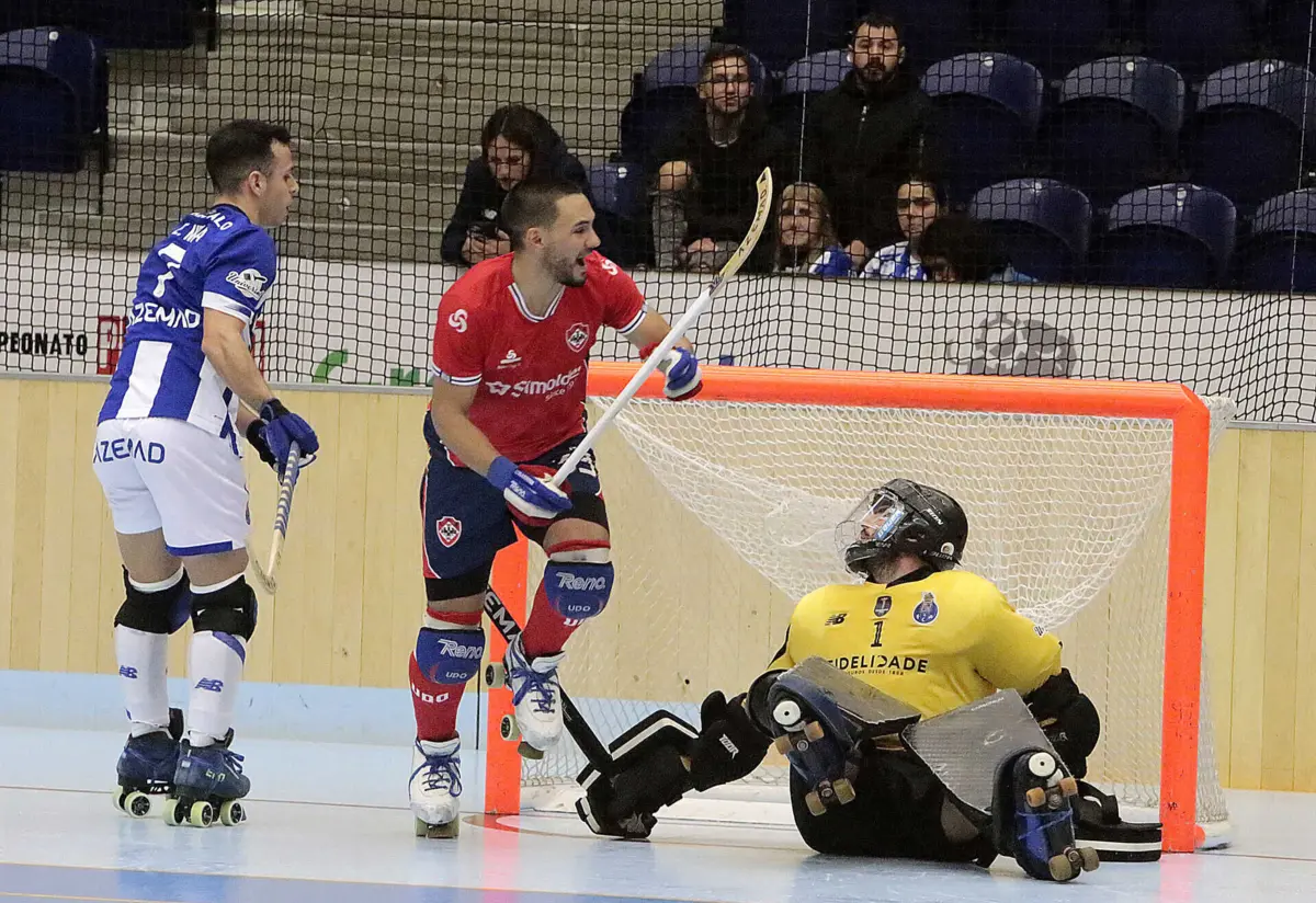 A festa de mais um golo da Oliveirense no Dragão