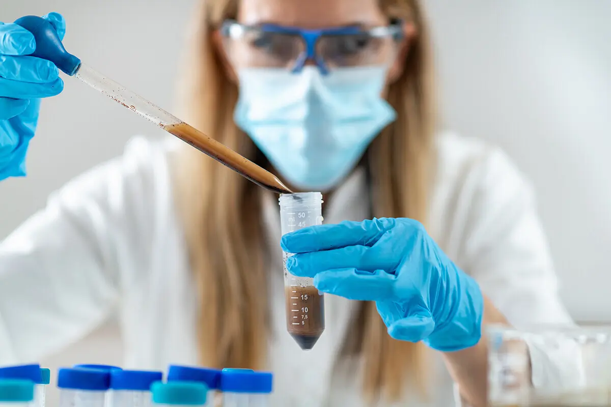 Para que um transplante fecal seja viável, é obviamente necessária uma amostra