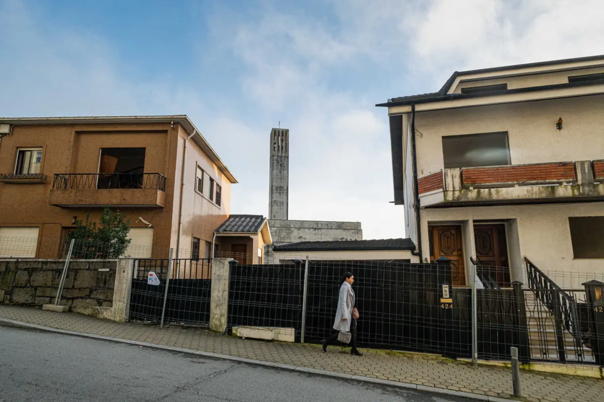 Moradias em Gaia estão vedadas e a ser demolidas