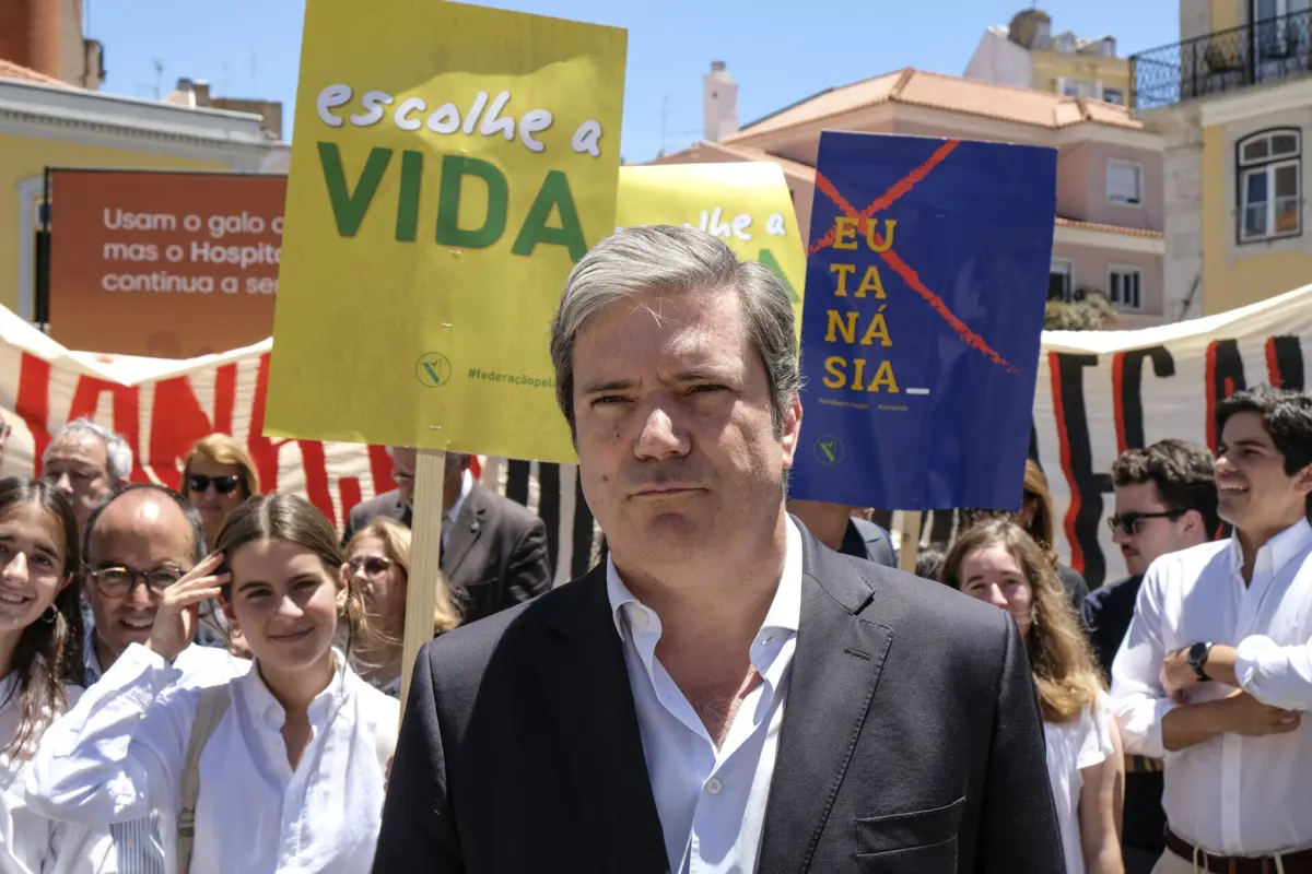 Vice-presidente do CDS-PP quer limitar o acesso ao aborto, através da cobrança de taxas moderadoras