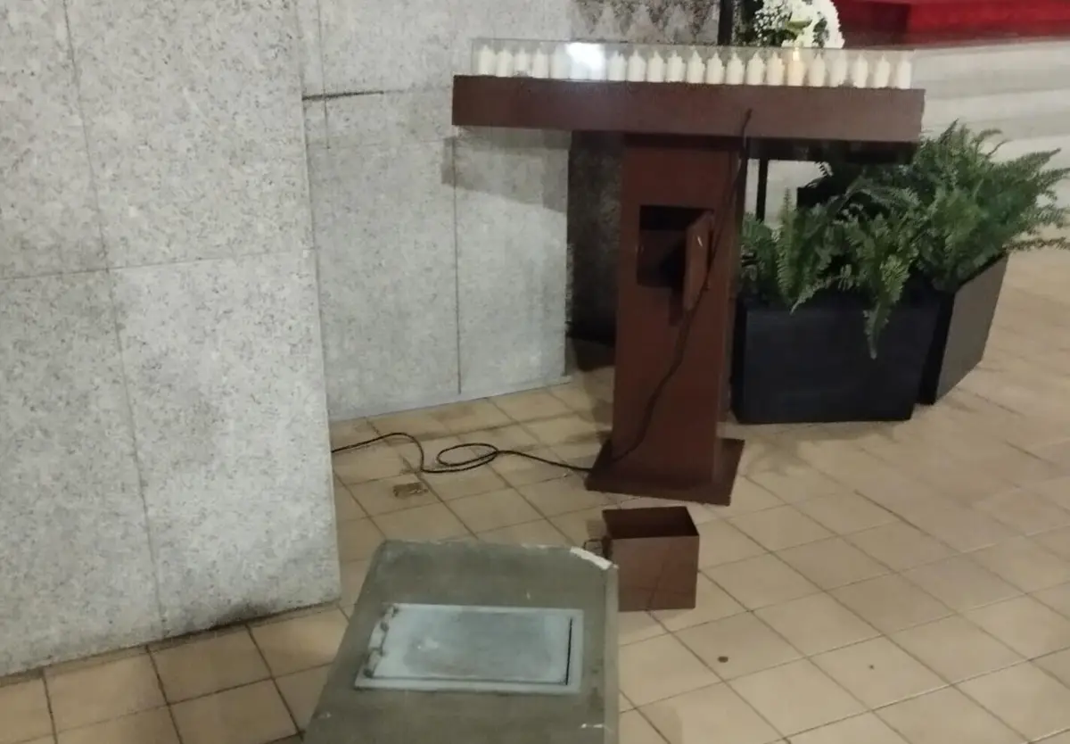 PSP encontrou caixa de esmolas e lampadário arrombados