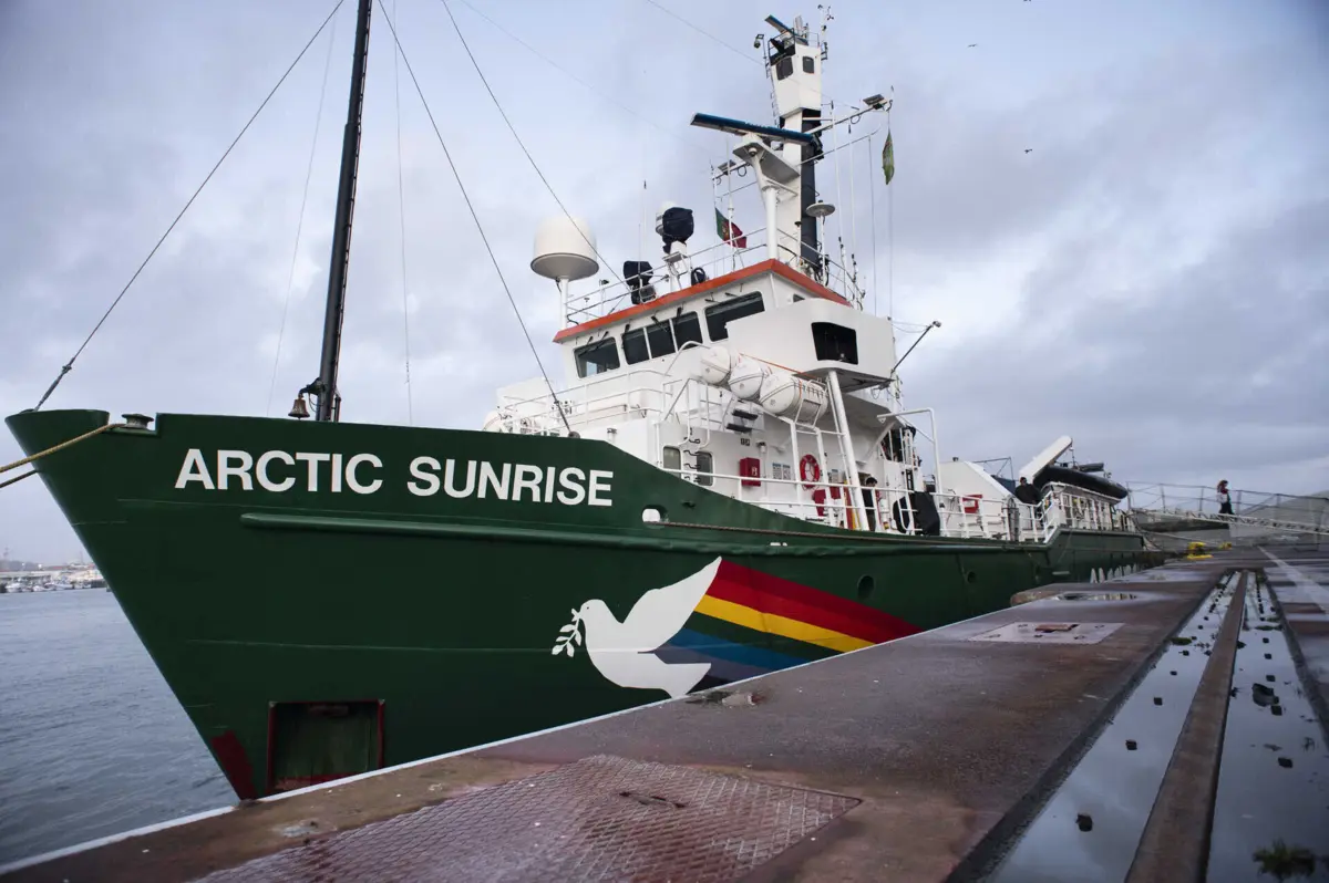 Navio quebra-gelo Arctic Sunrise foi adquirido em 1995 pela Greenpeace