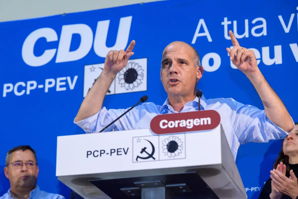 Paulo Raimundo criticou a decisão de se baixar o IRC, considerando que vai "direitinha para os grandes grupos económicos"