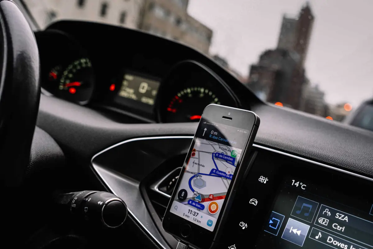 A vítima solicitou transporte numa viatura TVDE para casa