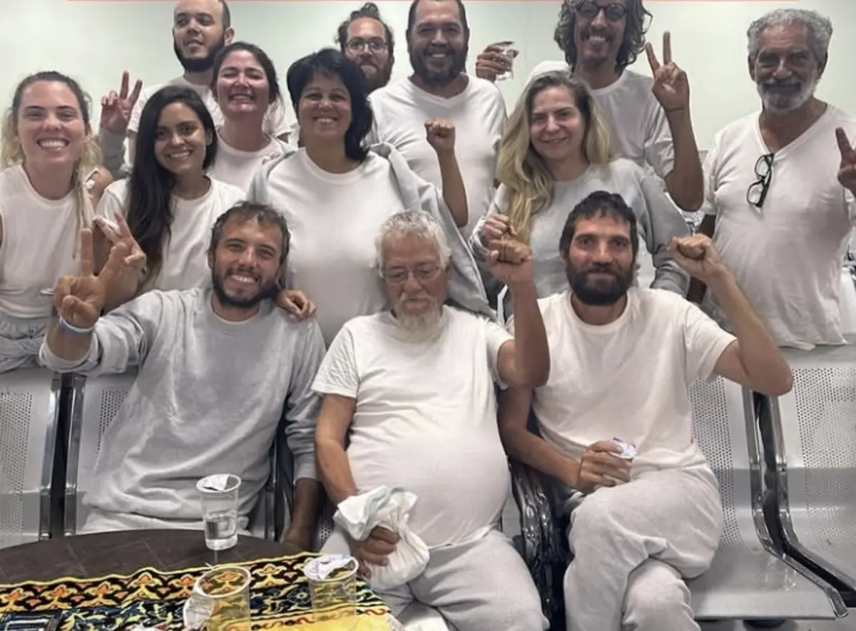 Treze brasileiros detidos em Israel recorrem à solidariedade popular para financiar a viagem de regresso ao seu país