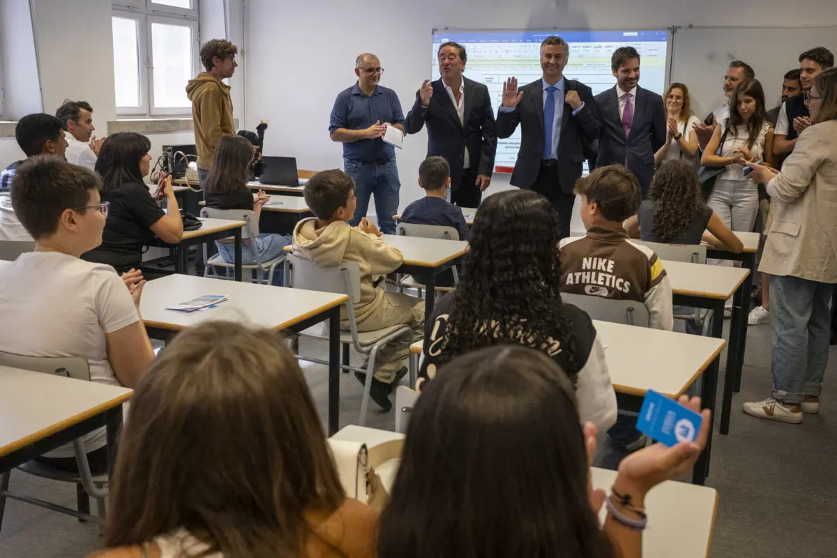 Ministro da Educação, Ciência e Inovação, Fernando Alexandre, prometeu reduzir em 90% número de alunos sem aulas até ao fim do 1º período