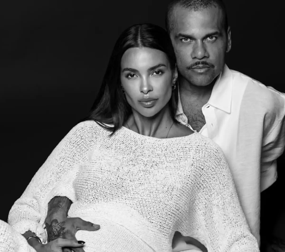 Depois muitas turbulências, Joana Sanz e Dani Alves vivem momentos de felicidade com o nascimento do primeiro filho em comum