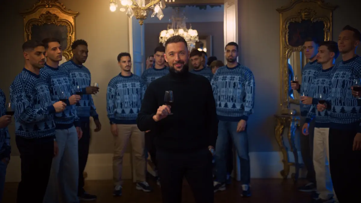 Farioli e jogadores do F. C. Porto desejam um Feliz Natal à "la famíglia portista"