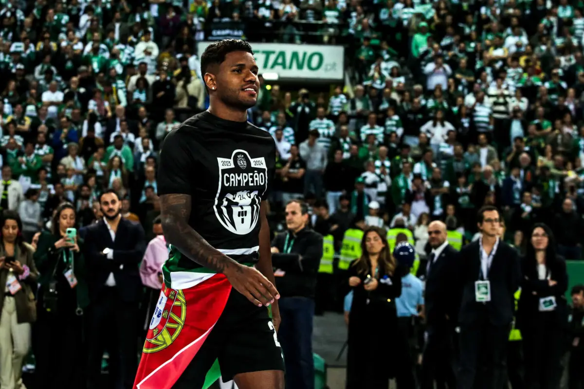 Matheus Reis arrisca ficar fora do primeiro compromisso oficial da próxima época, concretamente a Supertaça diante do F. C. Porto