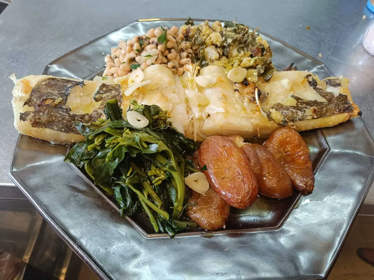 Um dos pratos do menu do Taverna da Baleia, na Benedita.