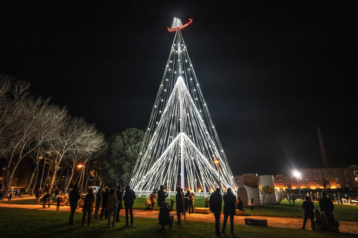 Árvore de Natal vai ser ligada, sexta-feira, na Fonte Nova