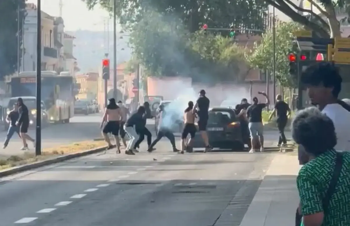 Carro das vítimas ficou totalmente destruído