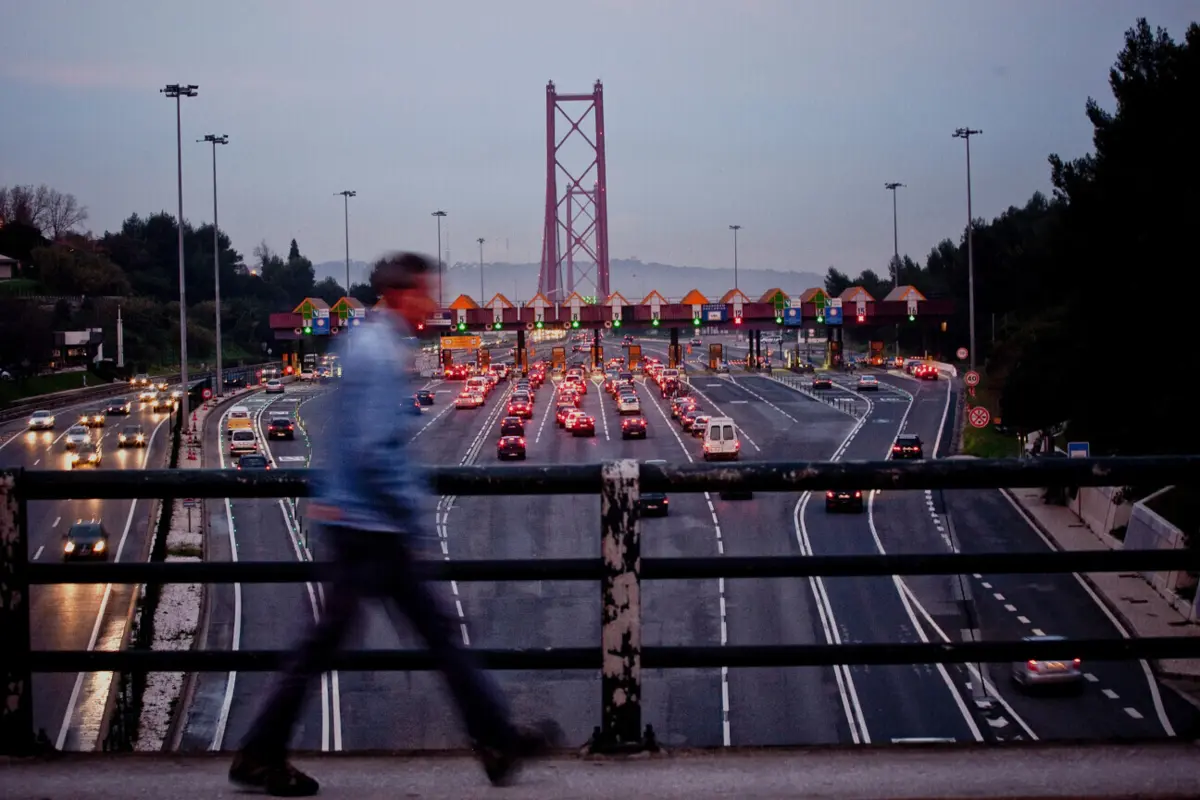 Imagem de contexto do artigo Vêm aí as estradas inteligentes conectadas com carros e dados