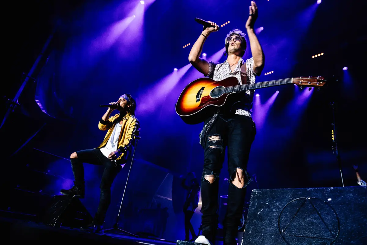 Marcada por vários sucessos, a crreira da banda iniciou-se há 13 anos