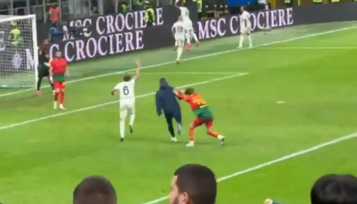 Imagem de contexto do artigo João Félix empurra elemento do staff da Lazio