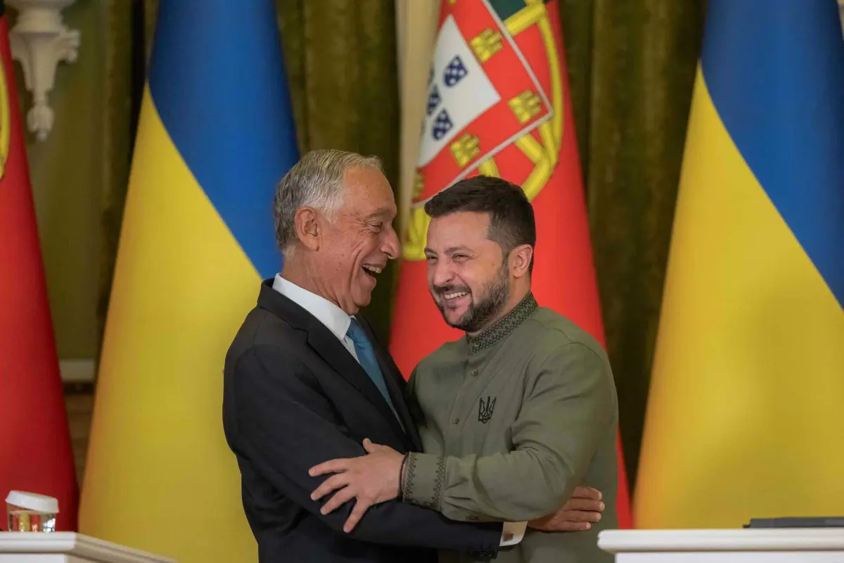 O presidente da República português, Marcelo Rebelo de Sousa, e o seu homólogo ucraniano, Volodymyr Zelensky