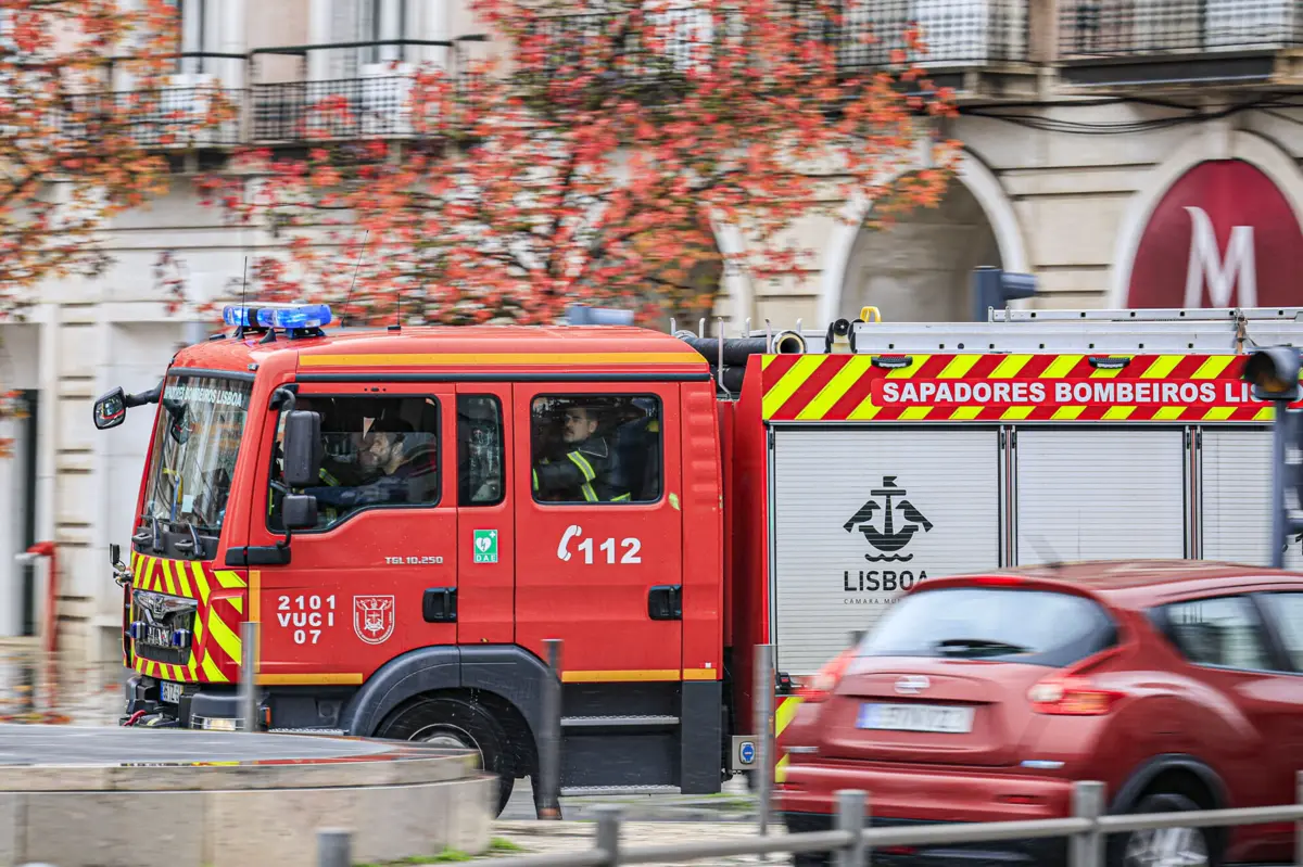 Sapadores exigem a revisão do Estatuto de Pessoal dos Bombeiros Profissionais, nomeadamente a revisão dos salários