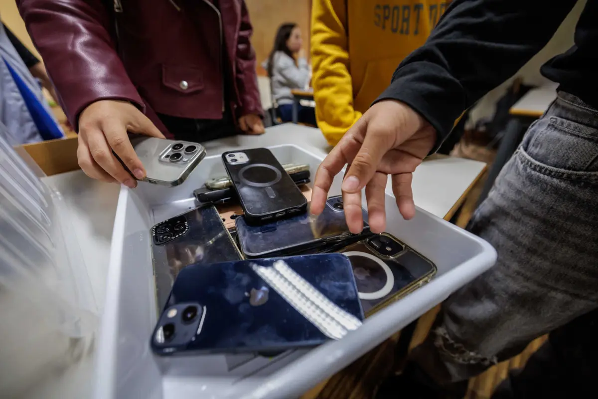 Em França, foi sugerido o alargamento da chamada "pausa digital" a mais turmas
