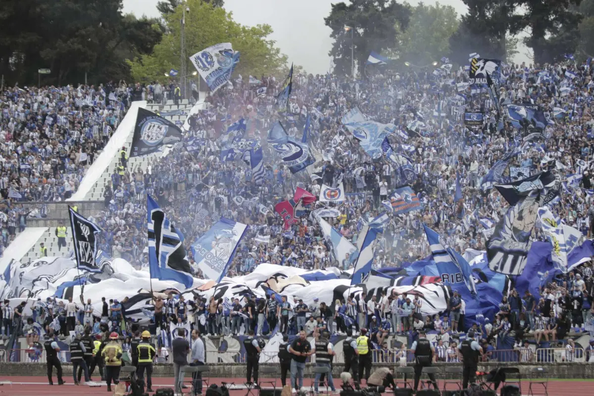 F. C. Porto ainda tem os bilhetes da claque para o Jamor