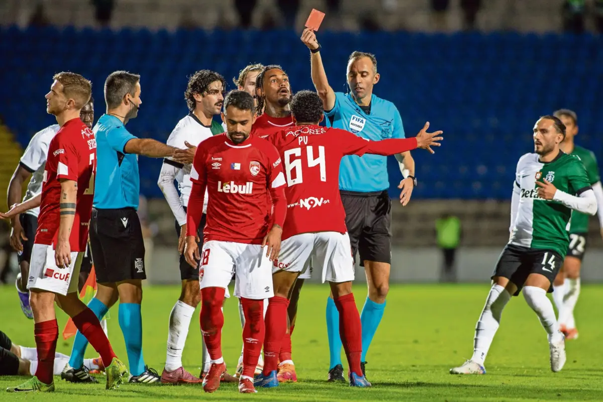 João Pinheiro durante o jogo entre o Santa Clara e o Sporting