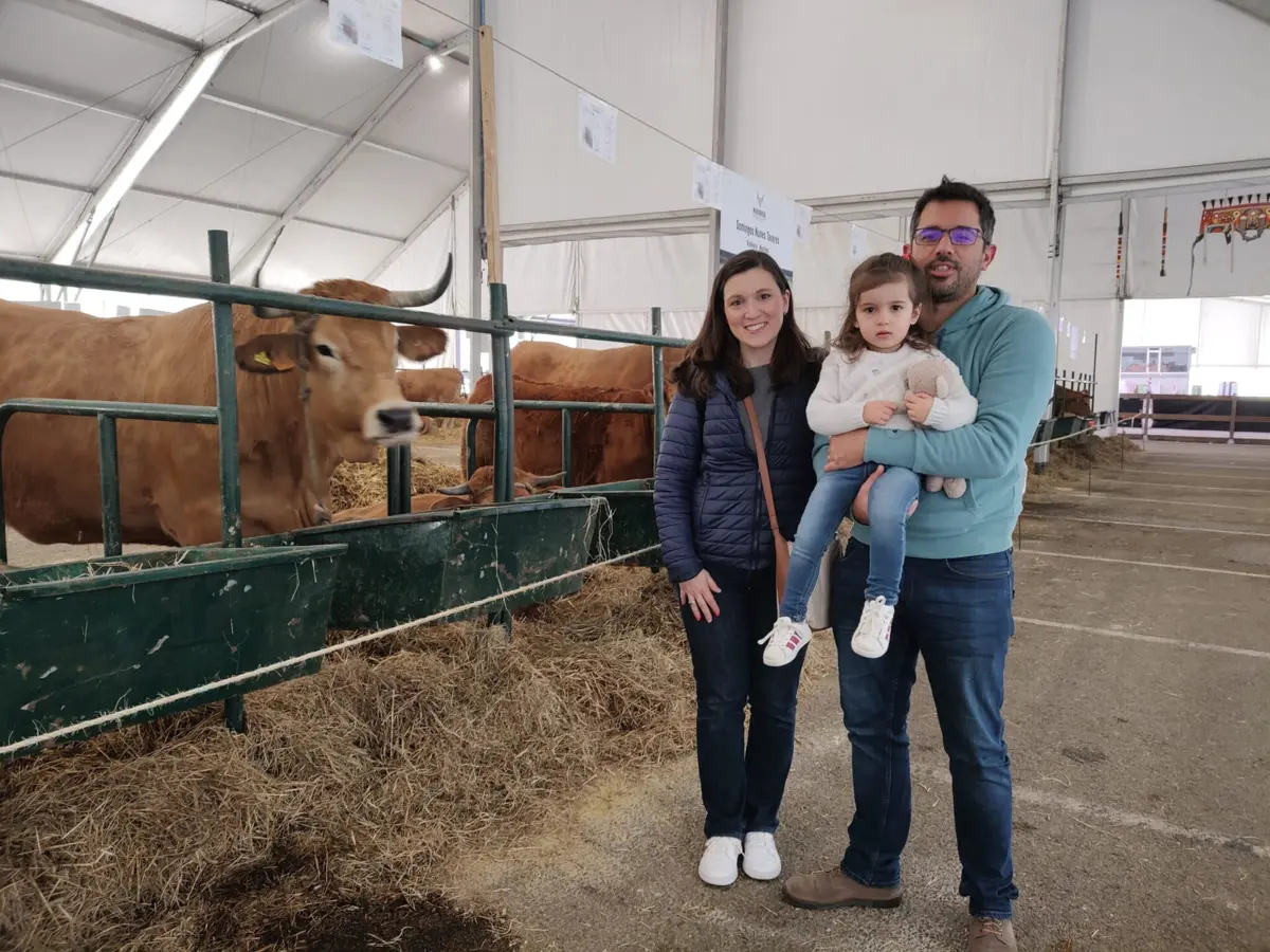 Família de Adriana Quinteiro aproveitou visita à Agrovouga para ver animais da raça Marinhoa