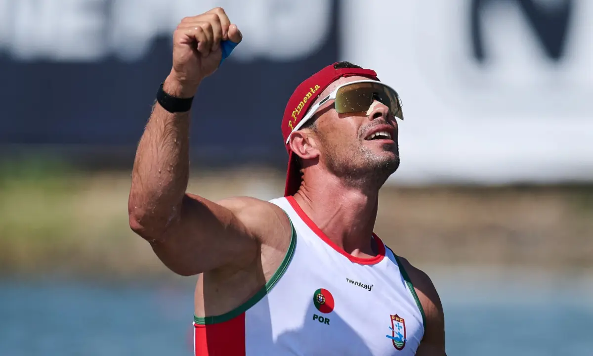 Fernando Pimenta campeão mundial de K1 da "short race" de maratonas