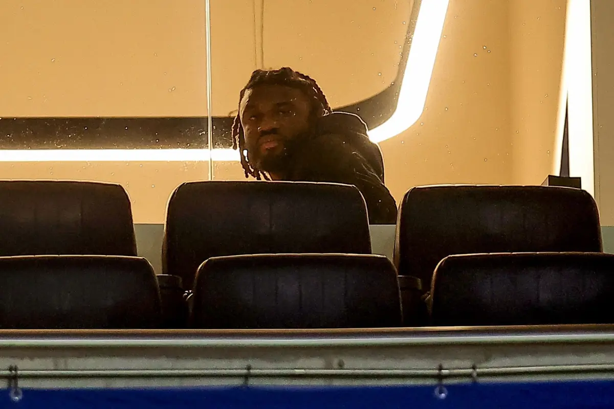 Terem Moffi assiste ao jogo no Dragão