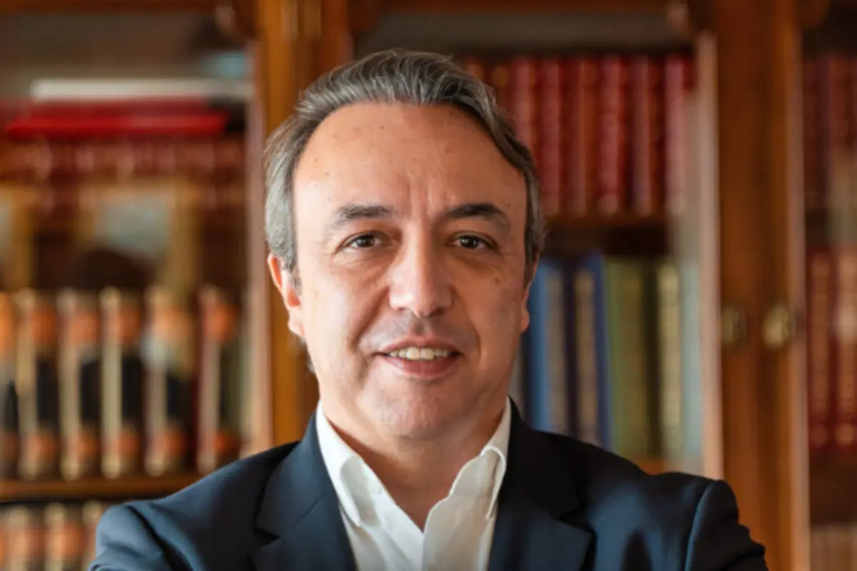 Miguel Pauseiro sucede a Pedro Sobral